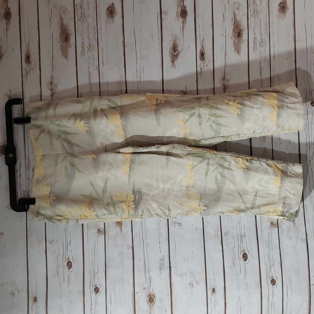 Tommy Bahama Cropped Pants - Size 8